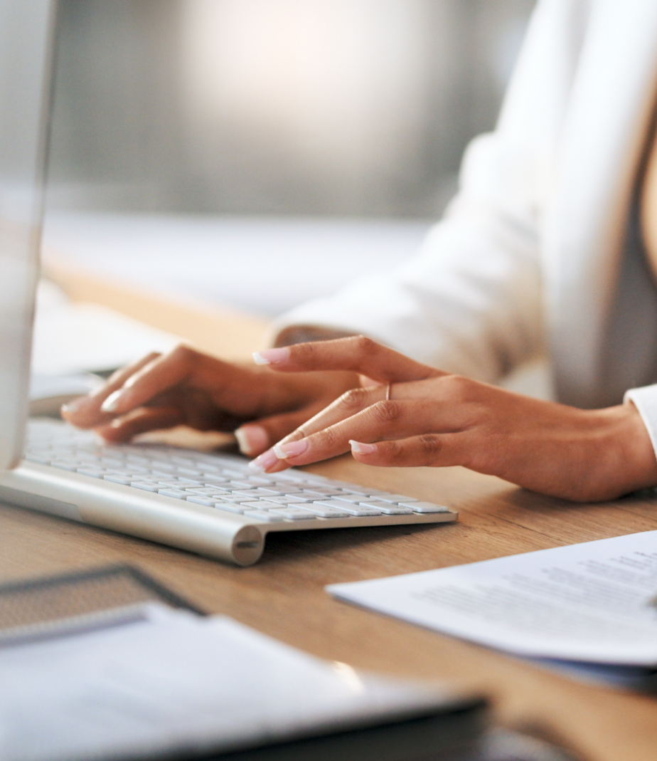 22closeup-hands-receptionist-typing-sending-emails-while-working-office-alone-one-secretary-doing-admin-writing-reports-while-organizing-schedule-her-manager-work
